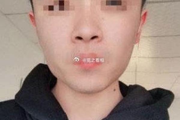 八字眉眉尾下垂的男人