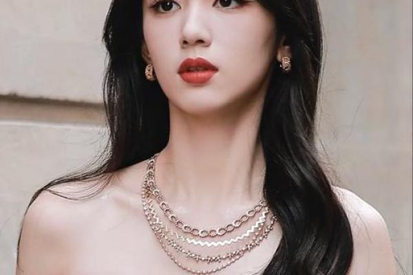 素颜美女 化妆反而不好看的四大星座女