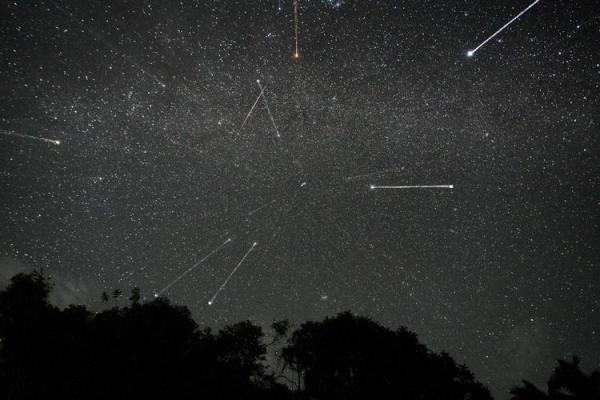 今年双子座流星在天空哪个方位出现过