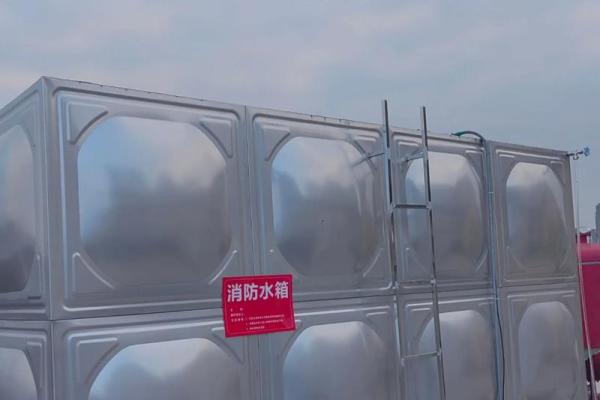 房子楼顶上有水相的风水