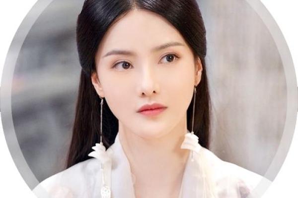 八字性格人设女生