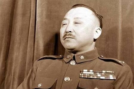 故事：民国盲人摸骨大师，叱咤政界算命五十年，晚年被女助手揭秘